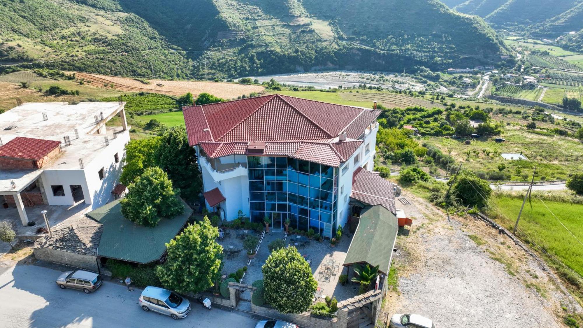Hotel Kanione Cerenisht 外观 照片