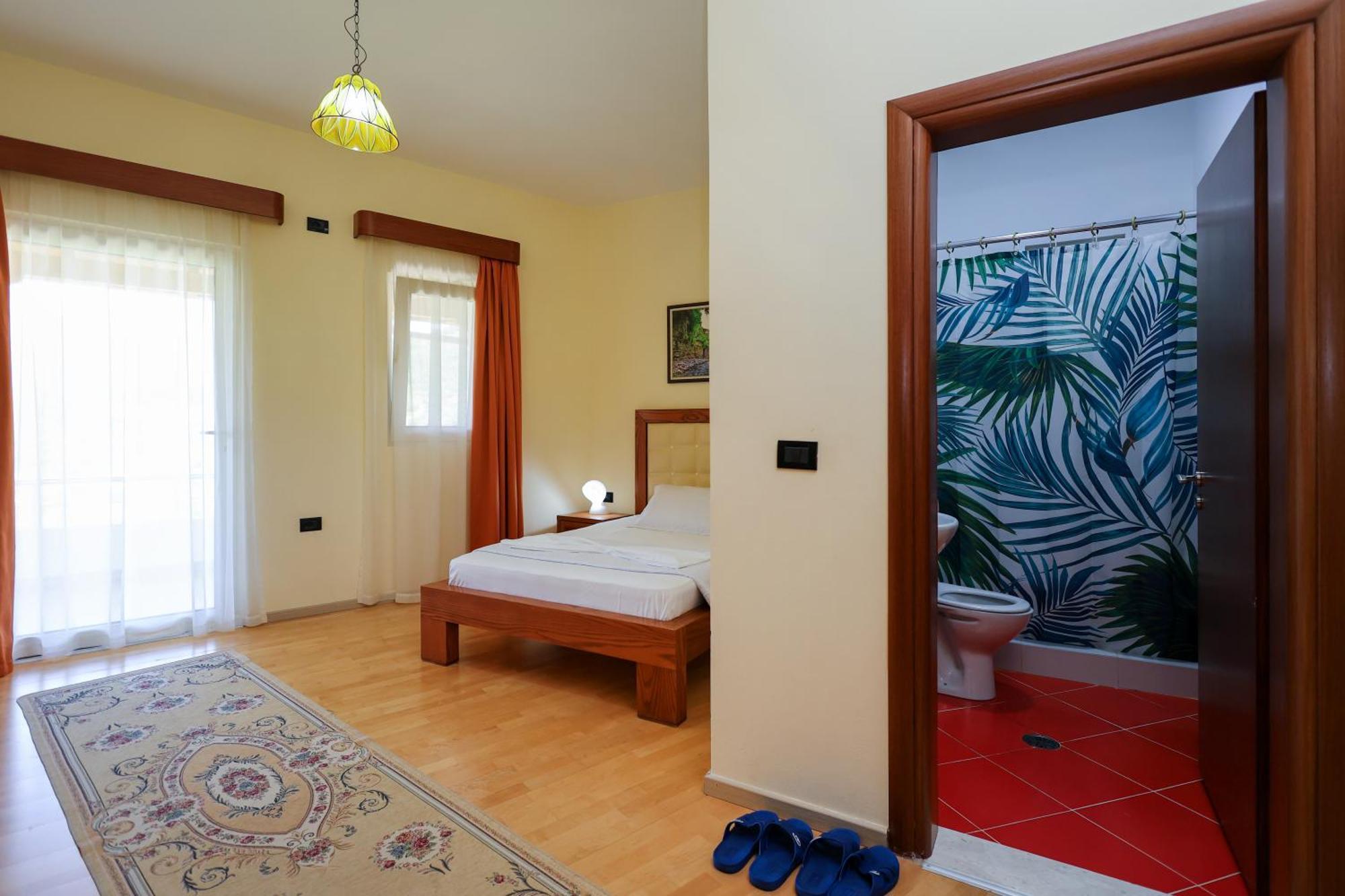Hotel Kanione Cerenisht 外观 照片