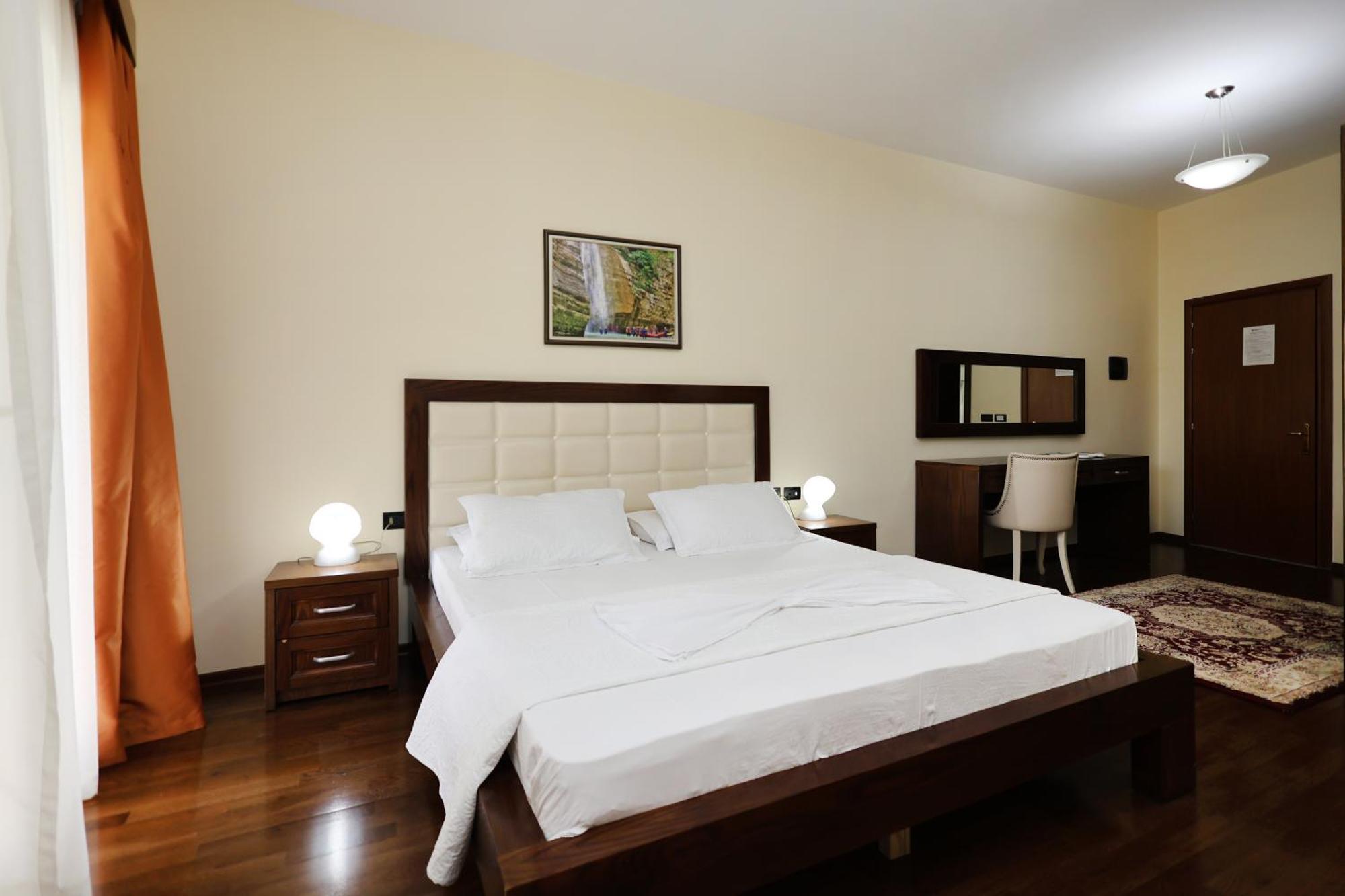 Hotel Kanione Cerenisht 外观 照片