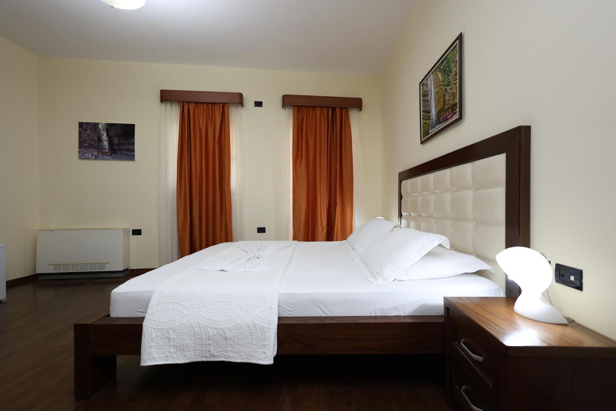 Hotel Kanione Cerenisht 外观 照片