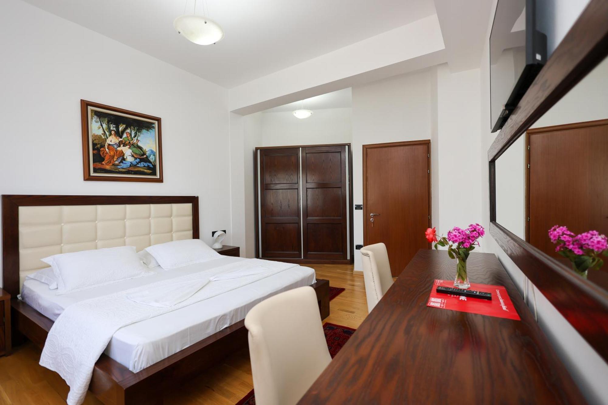 Hotel Kanione Cerenisht 外观 照片