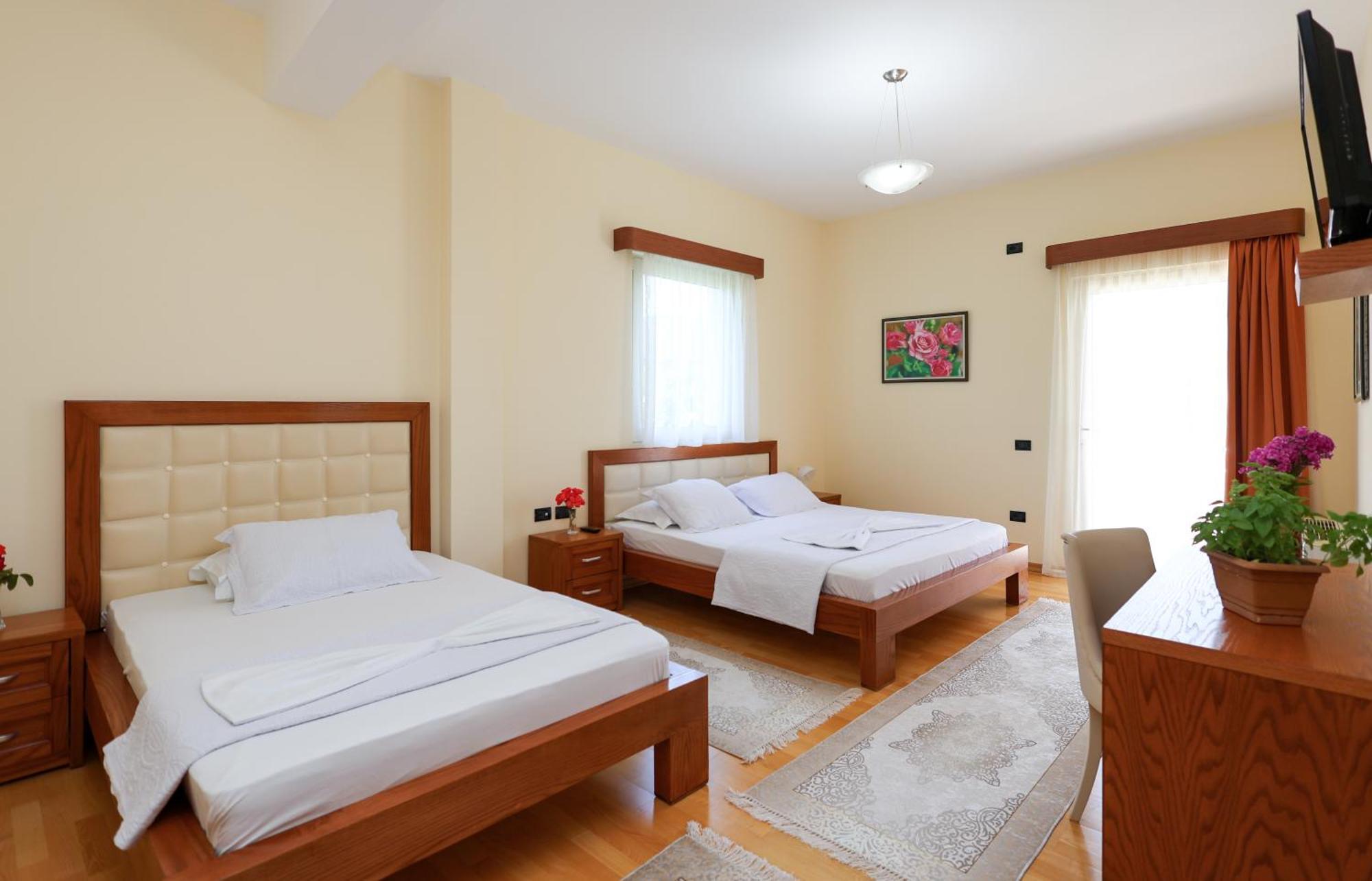 Hotel Kanione Cerenisht 外观 照片