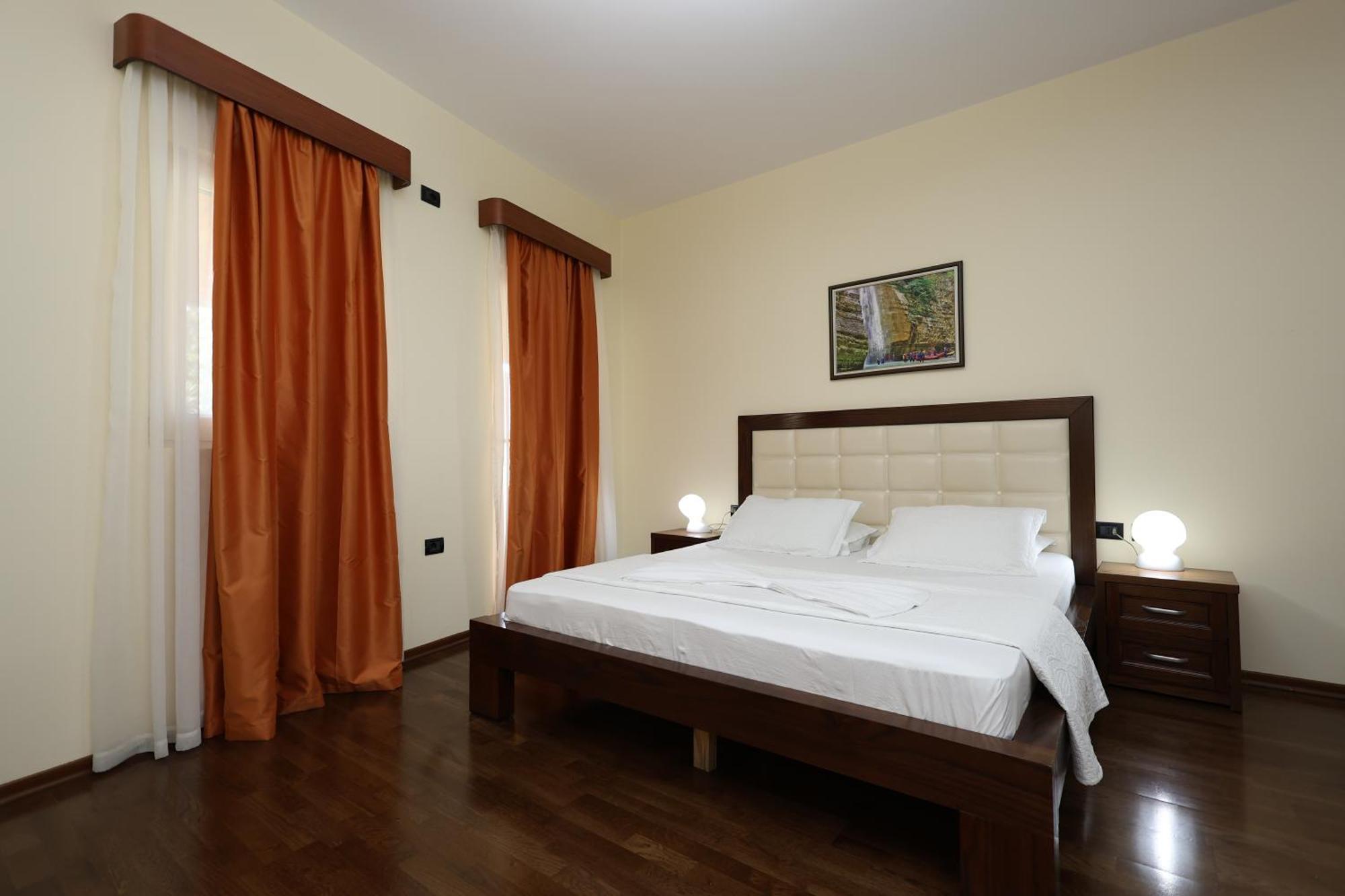 Hotel Kanione Cerenisht 外观 照片