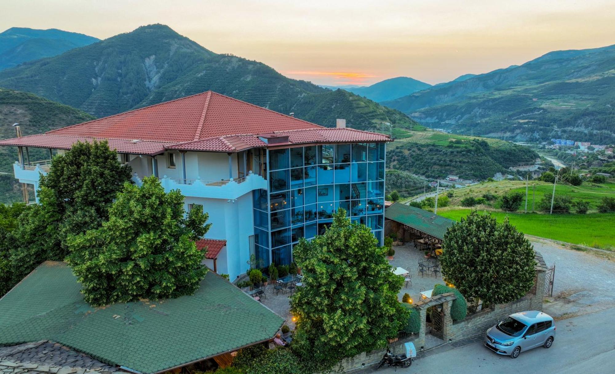 Hotel Kanione Cerenisht 外观 照片